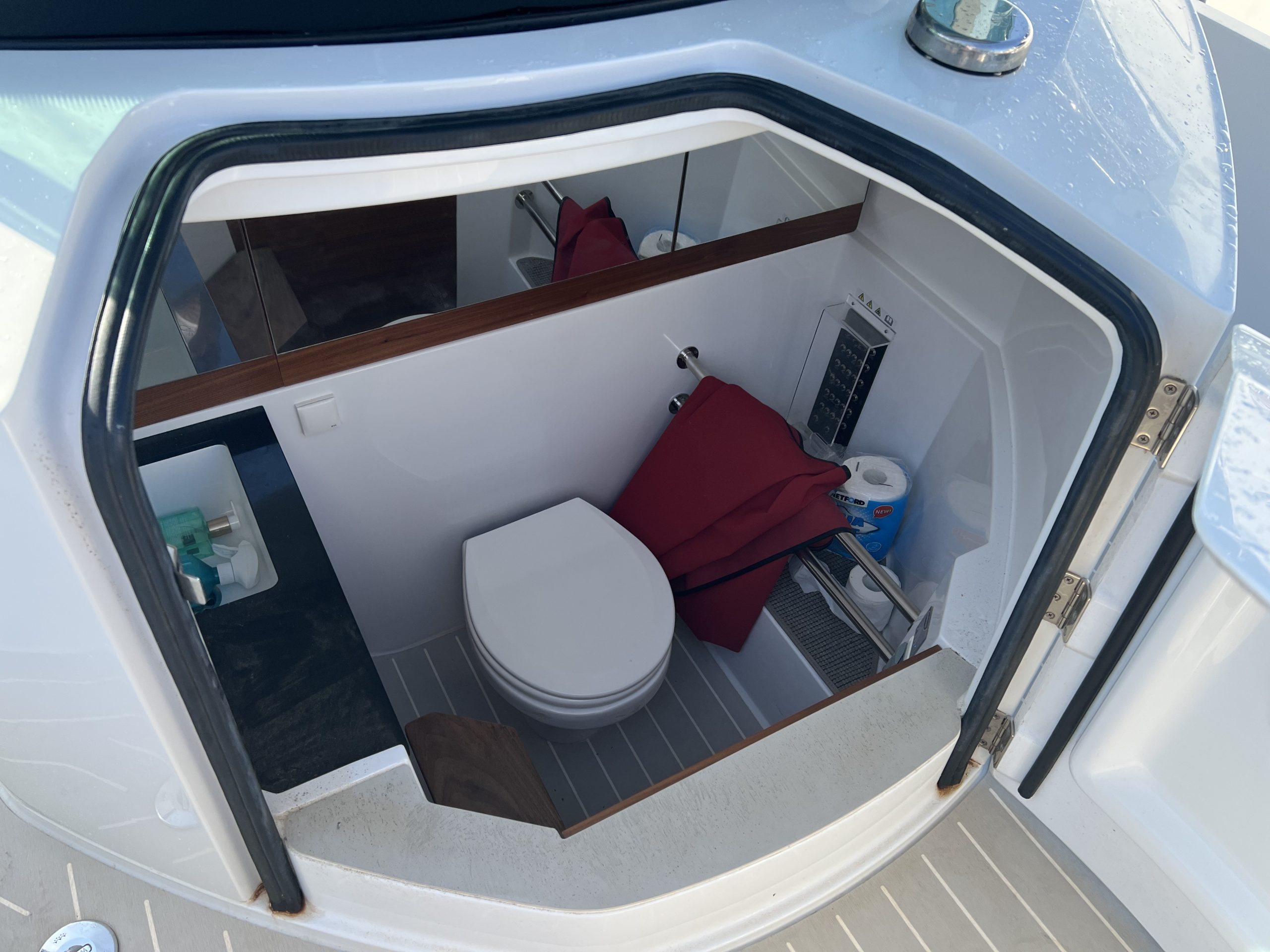 2020 Axopar 28 Cabin – Brabus Line