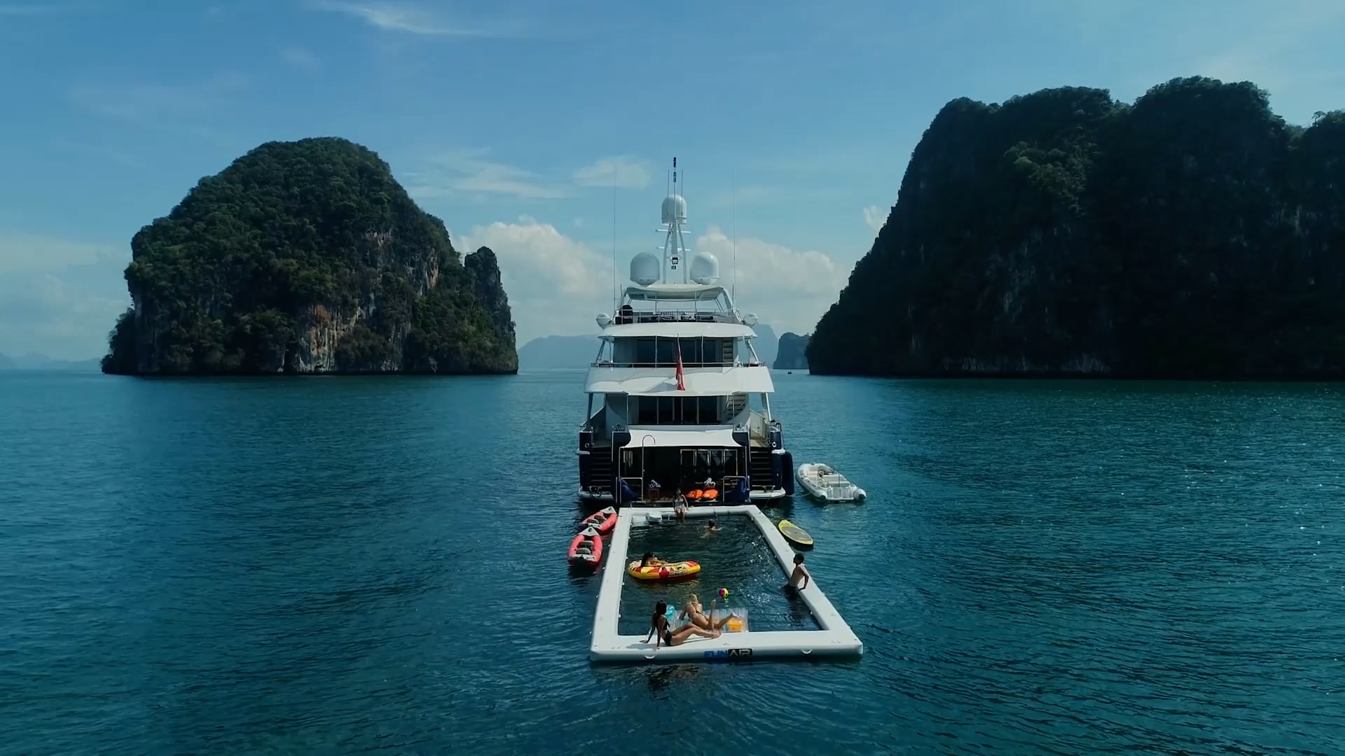 5 Must-Have SuperYacht Toys for Your Next Yacht Charter